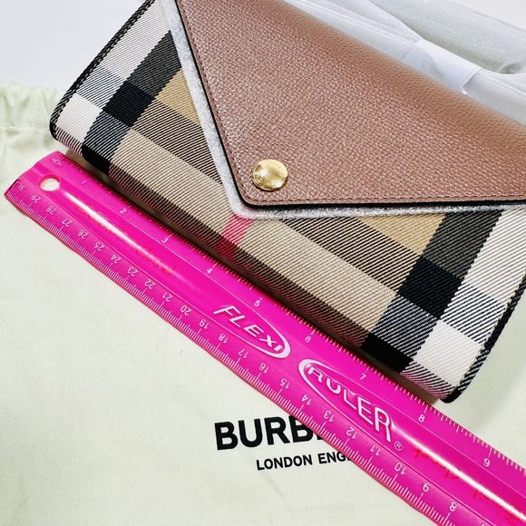 Burberry Hannah Envelope Wallet Crossbody Bag Nova Check Brown Tan NWT - Picture 13 of 15